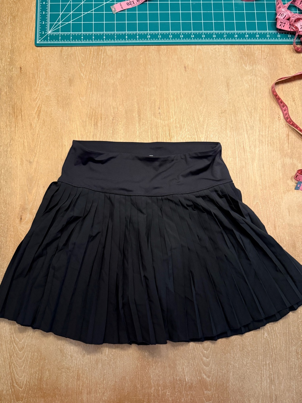 GAP Black Pleated Women’s Skort